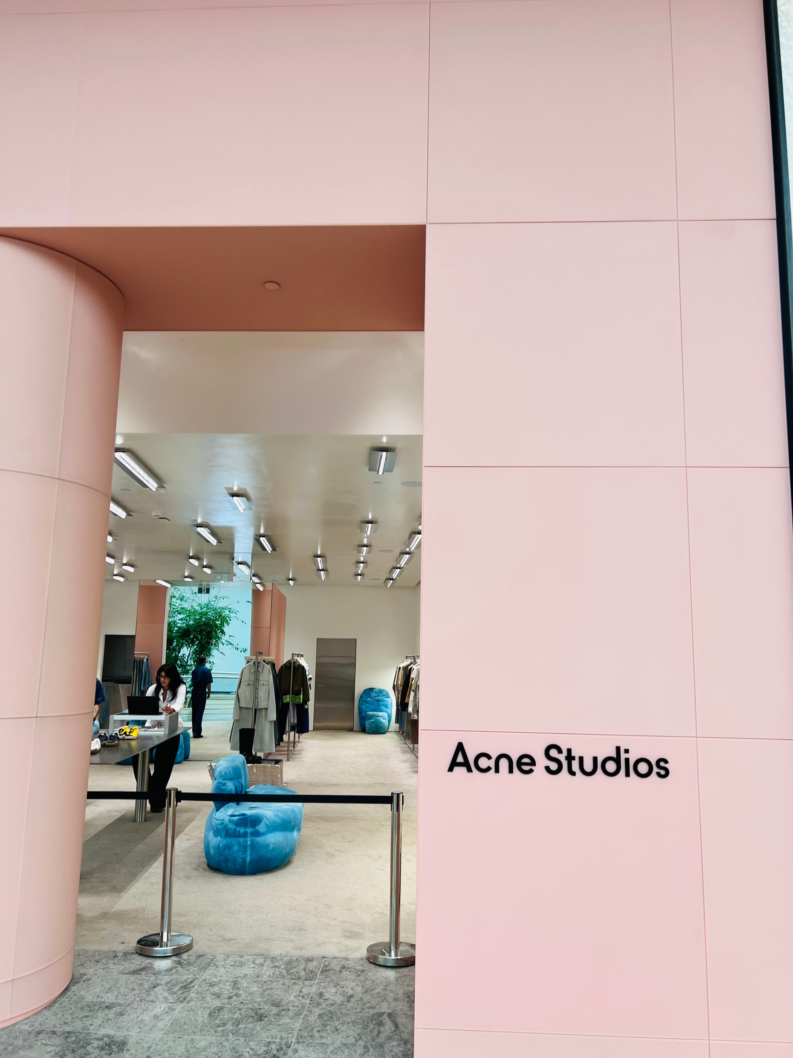 POLISHED PLASTER WALLS - ACNE STUDIOS CHADSTONE